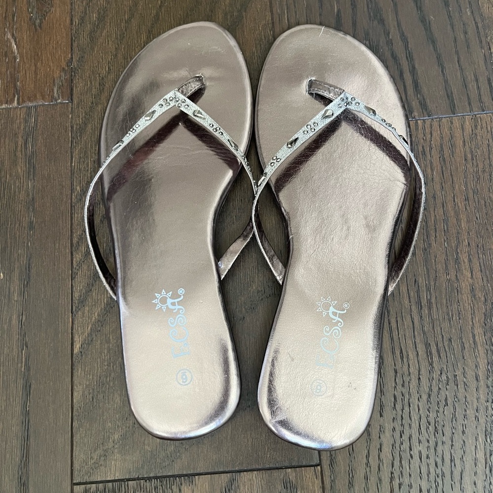 ECSA Silver Sandals Thong Style Casual